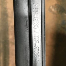 AUDI A6 S6 FRONT RIGHT PASSENGER SIDE WINDSHIELD STRIP SEAL MOLDING 12-2018 OEM