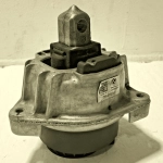 2011-2016 BMW 550xi XDRIVE 4.4L ENGINE DRIVER SIDE MOUNT BRACKET INSULATOR OEM