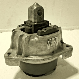 2011-2016 BMW 550xi XDRIVE 4.4L ENGINE DRIVER SIDE MOUNT BRACKET INSULATOR OEM
