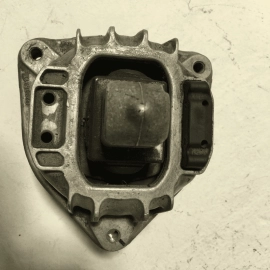 2011-2016 BMW 550xi XDRIVE 4.4L ENGINE DRIVER SIDE MOUNT BRACKET INSULATOR OEM