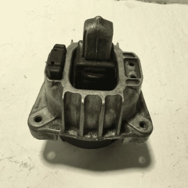 2011-2016 BMW 550xi XDRIVE 4.4L ENGINE DRIVER SIDE MOUNT BRACKET INSULATOR OEM