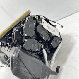 2017 - 2020 BMW 430i XDRIVE HVAC AC Heater Blower Motor Unit Housing Case OEM