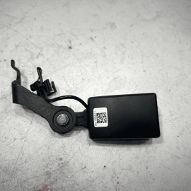 2018-2023 BMW 530e REAR LEFT DRIVER SIDE SECOND ROW SEAT BELT BUCKLE OEM