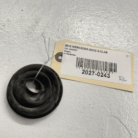 Rear Left Driver Side Door Gasket Cover Seal OEM 2007-13 Mercedes W221 S550 Rear Left Driver Side Door Gasket Cover Seal OEM 2007-13 Mercedes W221 S550