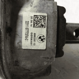 2011-2016 BMW 550xi XDRIVE 4.4L ENGINE PASSENGER SID MOUNT BRACKET INSULATOR OEM