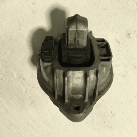 2011-2016 BMW 550xi XDRIVE 4.4L ENGINE PASSENGER SID MOUNT BRACKET INSULATOR OEM