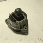 2011-2016 BMW 550xi XDRIVE 4.4L ENGINE PASSENGER SID MOUNT BRACKET INSULATOR OEM