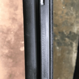 AUDI A6 S6 FRONT LEFT DRIVER SIDE WINDSHIELD STRIP SEAL MOLDING 2012-2018 OEM