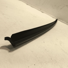 AUDI A6 S6 FRONT LEFT DRIVER SIDE WINDSHIELD STRIP SEAL MOLDING 2012-2018 OEM