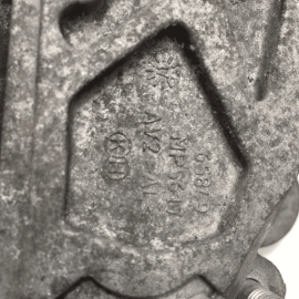 2013-2018 AUDI A6 QUATTRO AWD AUTOMATIC TRANSMISSION MOUNT SUPPORT BRACKET OEM