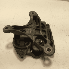 2013-2018 AUDI A6 QUATTRO AWD AUTOMATIC TRANSMISSION MOUNT SUPPORT BRACKET OEM