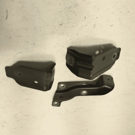 2018-2025 VOLKSWAGEN ATLAS FRONT PASSENGER FENDER REINFORCEMENT BRACKET SET OEM