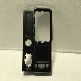 2018-2023 VOLKSWAGEN ATLAS CENTER CONSOLE GEAR SHIFTER BEZEL OEM