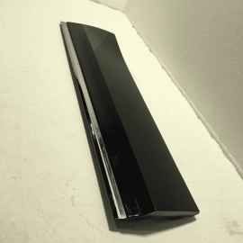 2018 - 2025 VOLKSWAGEN ATLAS REAR LEFT DRIVER SIDE DOOR LOWER MOLDING 2T2T OEM