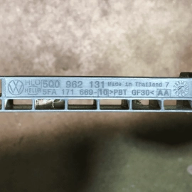 2018-2023 VOLKSWAGEN ATLAS REAR KEYLESS ENTRY CONTROL ANTENNA MODULE OEM