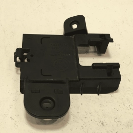 2021-2025 VOLKSWAGEN ATLAS REAR DRIVER SIDE BLIND SPOT RADAR SENSOR BRACKET OEM 2021-2025 VOLKSWAGEN ATLAS REAR DRIVER SIDE BLIND SPOT RADAR SENSOR BRACKET OEM