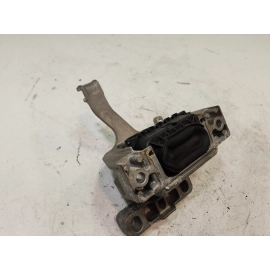 2019-2021 VOLKSWAGEN JETTA 1.4L ENGINE PASSENGER SIDE MOUNT SUPPORT BRACKET OEM