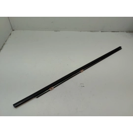 2020-2022 HONDA PILOT FRONT RIGHT PASSENGER SIDE DOOR WINDOW BELT MOLDING OEM