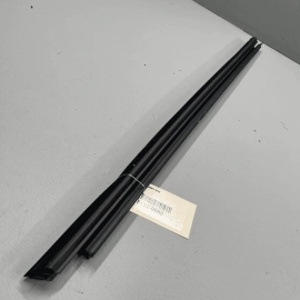 2018-23 TOYOTA CAMRY XSE Front Right Door Window Inner Weatherstrip Seal OE