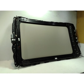 2018-2023 VOLKSWAGEN ATLAS SUNROOF SUN ROOF WINDOW GLASS & MOTORS & SHADE OEM