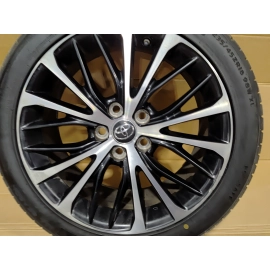 2018 Toyota Camry SE Wheel Alloy Rim R18 8J 235/45 OEM