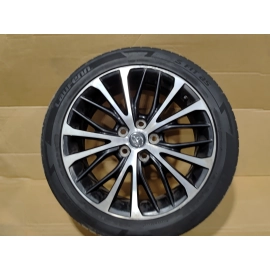 2018 Toyota Camry SE Wheel Alloy Rim R18 8J 235/45 OEM