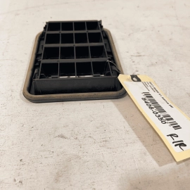 2016–2020 Bmw X1 F48 Rear Right Side Quarter Panel Pressure Air Vent Grille