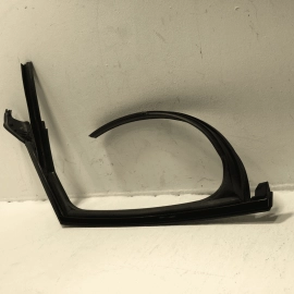 AUDI A6 S6 REAR LEFT DRIVER DOOR WINDOW FRAME RUBBER SEAL CHANNEL 2016-2018 OEM