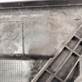 2016 - 2019 BMW X1 F48 BATTERY TRAY HOLDER BOX BRACKET SUPPORT OEM