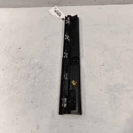2016-2022 BMW X1 PASSENGER MIDDLE SKIRT ROCKER MOLDING MOUNT PLATE BRACKET 