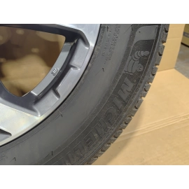 2017-2022 Honda CR-V Wheel Rim w/Tires R17 235/65 OEM