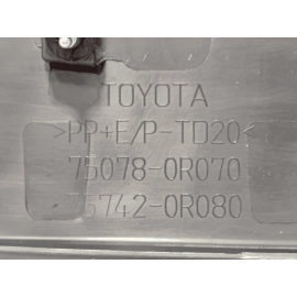 2019-2024 TOYOTA RAV4 REAR LEFT DRIVER SIDE DOOR LOWER MOLDING COVER OEM 2019-2024 TOYOTA RAV4 REAR LEFT DRIVER SIDE DOOR LOWER MOLDING COVER OEM