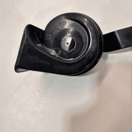 2012-2018 Audi A6 A7 / Quattro Front Low Tone Note Signal Horn W/ Bracket O