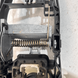 2016–2019 BMW X1 F48 xDrive FRONT LEFT DRIVER SIDE Exterior Door Handle Bas