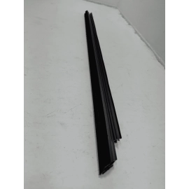 2018-2019 TOYOTA CAMRY FRONT PASSENGER DOOR WINDOW INNER WEATHERSTRIP SEAL OEM