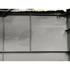 2018 TOYOTA CAMRY FRONT RIGHT PASSENGER SIDE DOOR TRIM PANEL OEM