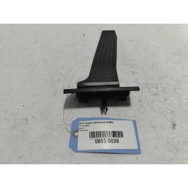 2018 - 2023 TOYOTA CAMRY GAS PEDAL ACCELERATOR THROTTLE SENSOR PAD OEM