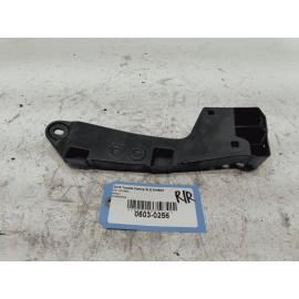 2018-2024 TOYOTA CAMRY REAR PASSENGER RH SIDE BUMPER SEAL BRACKET SUPPORT OEM