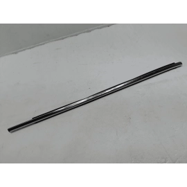 18-24 TOYOTA CAMRY REAR PASSENGER SIDE DOOR WINDOW BELT MOLDING WEATHERSTRIP OEM
