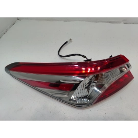2018-2020 TOYOTA CAMRY REAR LEFT DRIVER SIDE OUTER TAILLIGHT LIGHT OEM