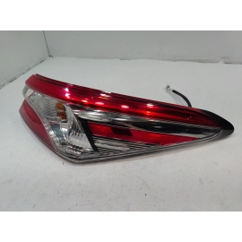 2018-2020 TOYOTA CAMRY REAR PASSENGER SIDE OUTER TAILLIGHT LIGHT OEM