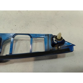 2018-2020 TOYOTA CAMRY SE REAR TRUNK DECK LID LICENCE PLATE MOLDING 8W7 OEM