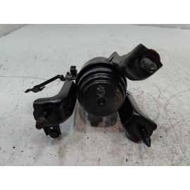 2018-2024 TOYOTA CAMRY FWD 2.5L ENGINE MOTOR FRONT MOUNT INSULATOR BRACKET OEM