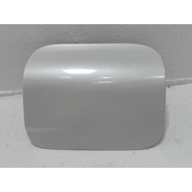 2018-2024 TOYOTA CAMRY REAR FUEL GAS TANK FILLER DOOR COVER W/CAP WHITE 2PS OEM