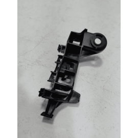 TOYOTA CAMRY REAR RIGHT PASSENGER TAILLIGHT MOUNT BRACKET RETAINER OEM 2018-2024