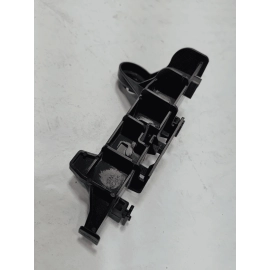 TOYOTA CAMRY REAR RIGHT PASSENGER TAILLIGHT MOUNT BRACKET RETAINER OEM 2018-2024