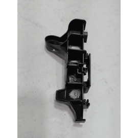 TOYOTA CAMRY REAR RIGHT PASSENGER TAILLIGHT MOUNT BRACKET RETAINER OEM 2018-2024