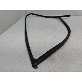2016-2021 HONDA CIVIC FRONT DRIVER DOOR WINDOW GLASS RUN CHANNEL SEAL OEM