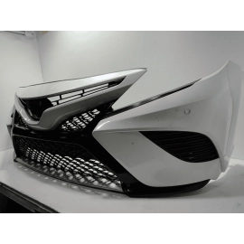 TOYOTA CAMRY 2018-2020 SE XSE FRONT BUMPER COVER & GRILLE MOLDING OEM WHITE 2PS