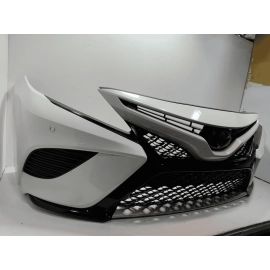 TOYOTA CAMRY 2018-2020 SE XSE FRONT BUMPER COVER & GRILLE MOLDING OEM WHITE 2PS